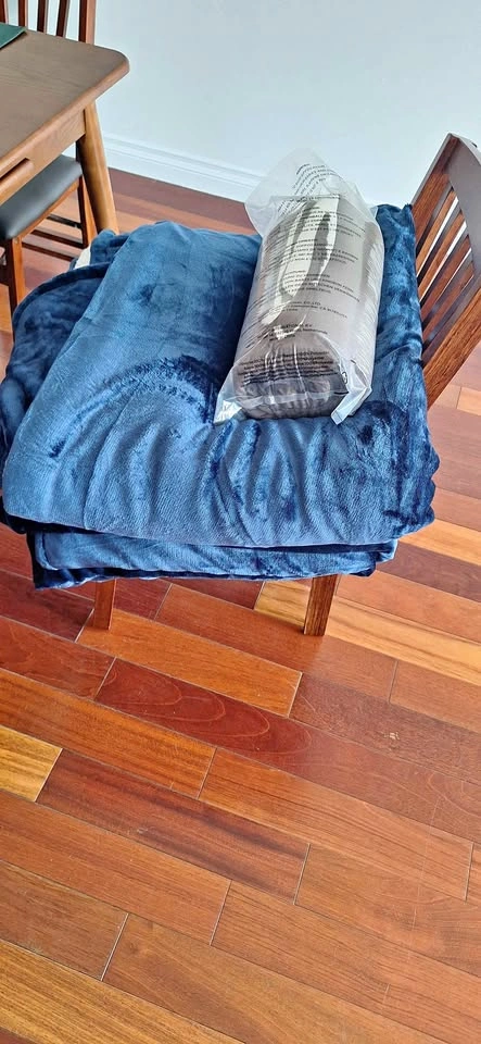 Bedsure Sherpa Blankets: queen x 2, twin