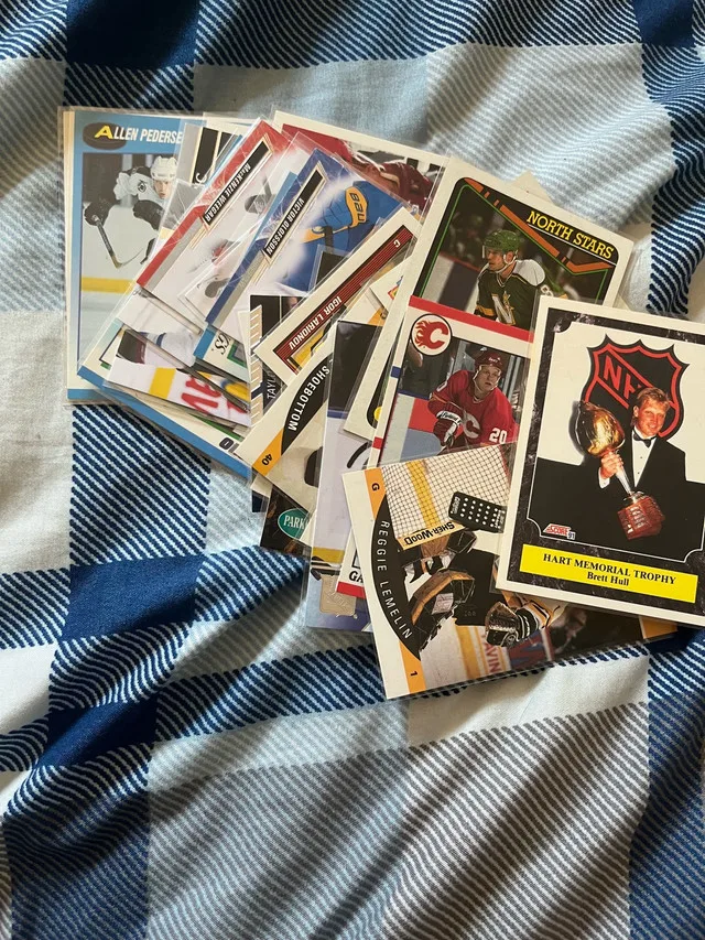 Vintage NHL Hockey Cards thumbnail