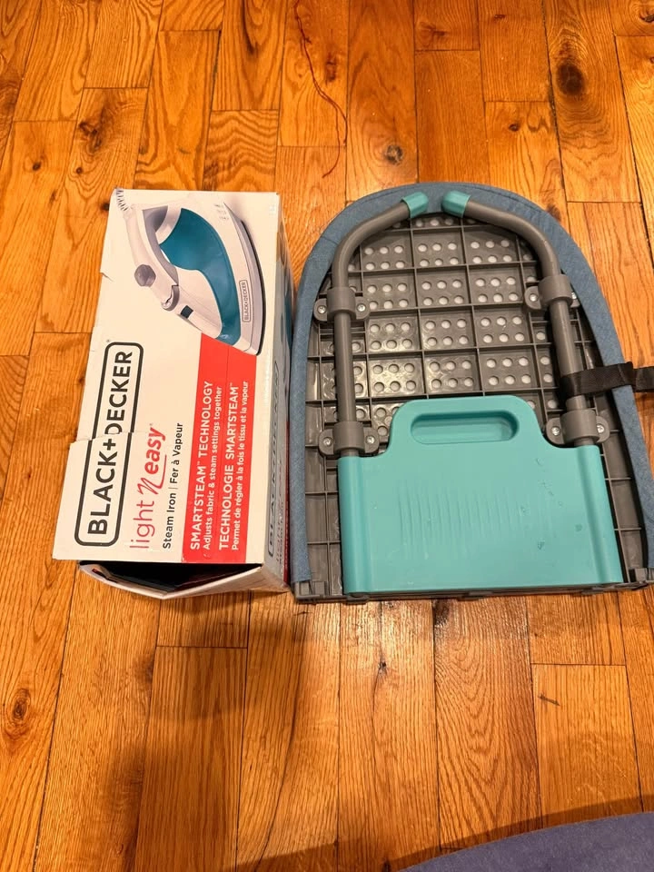 Steam Iron + Foldable Ironing Board Set - photo 2