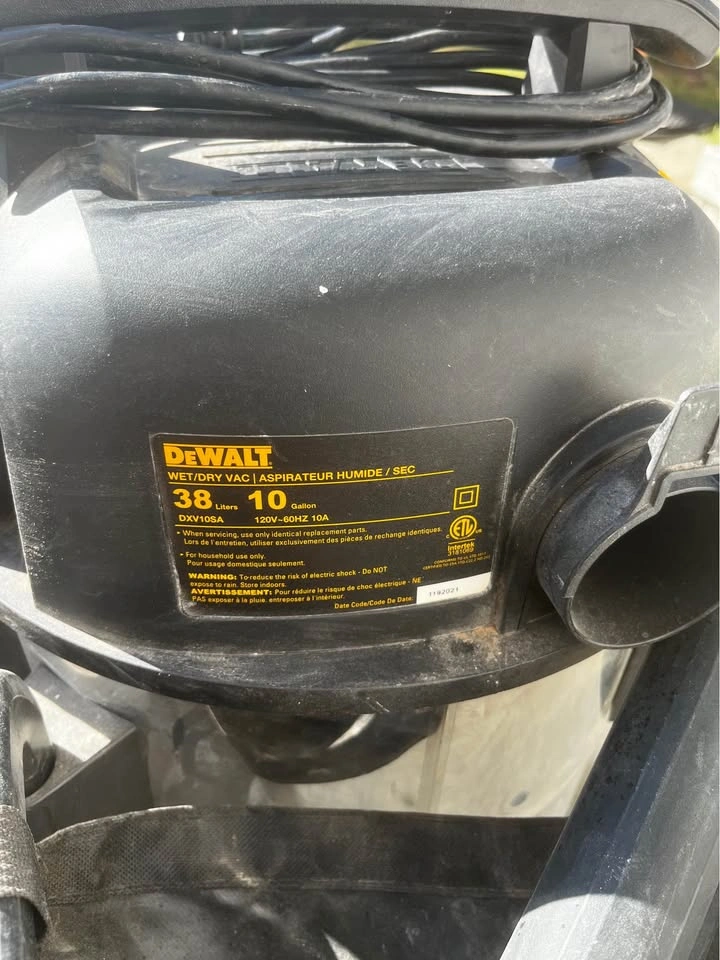 Dewalt 10 gallon shop vac - photo 2