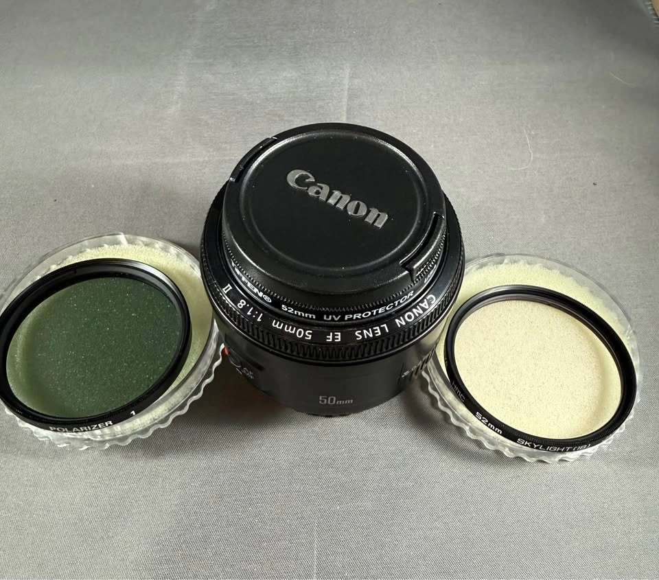 Canon EF 50mm f/1.8 II Lens with Polarizing and Skylite Filters - photo 4