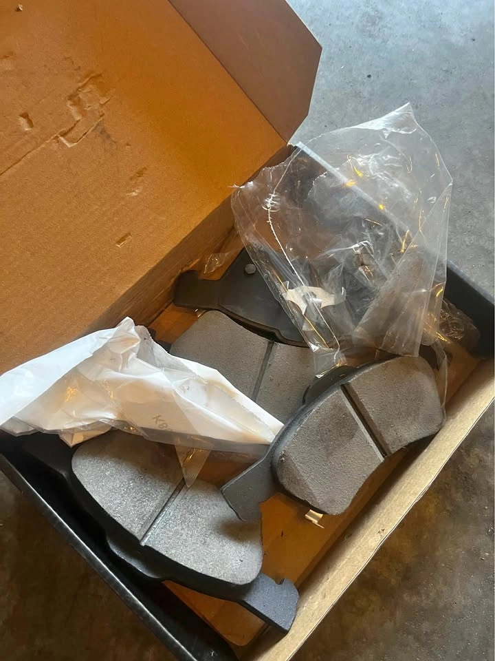 2001-2007 Dodge Caravan Front Brake Pads D0857