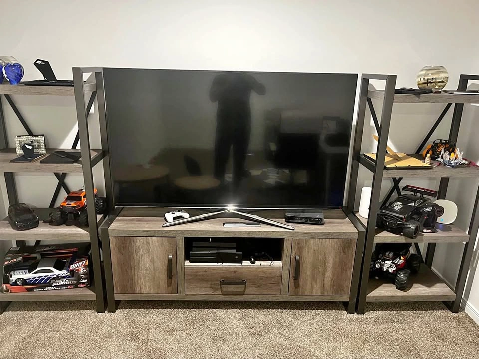 Wall entertainment Unit