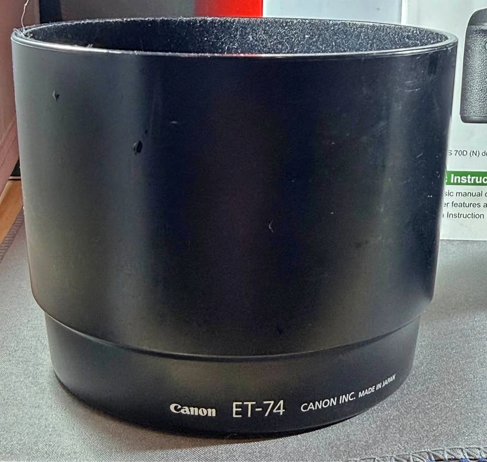 Canon ET-74 Lens Hood