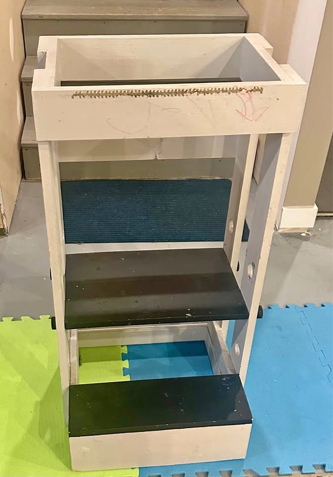 Adjustable Wooden Toddler Learning Tower / Kitchen Helper Stool