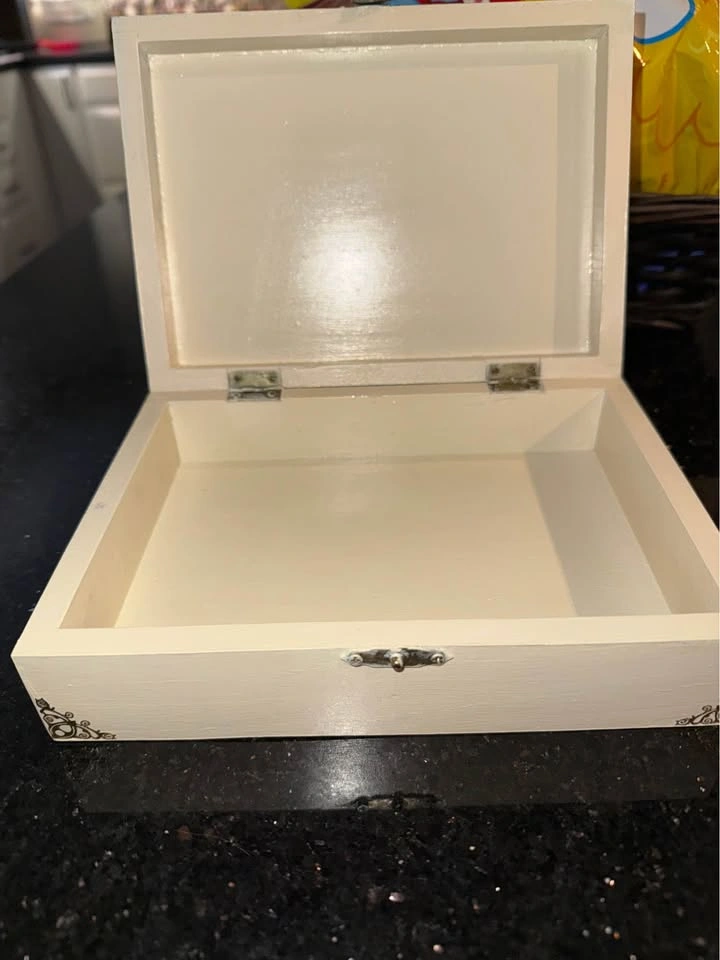 Wooden Jewelry storage box. Hand painted 8 x 6” new. - photo 2