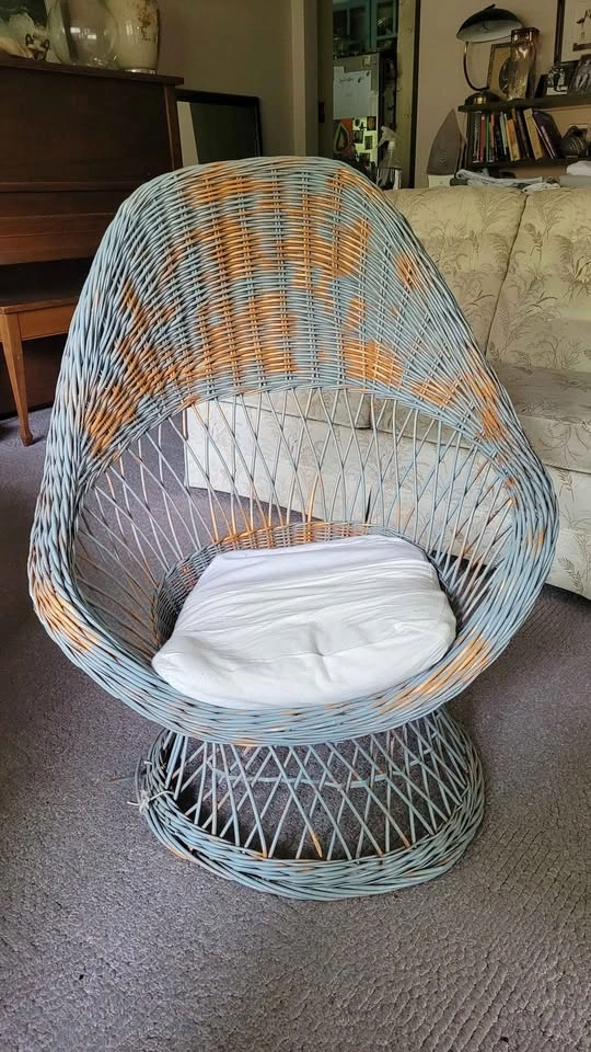 Vintage Mid-Century Wicker/Rattan Egg Chair - Restoration Projec - photo 2