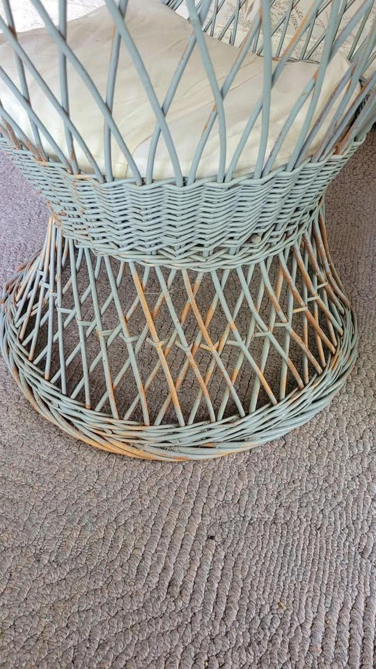 Vintage Mid-Century Wicker/Rattan Egg Chair - Restoration Projec - photo 4