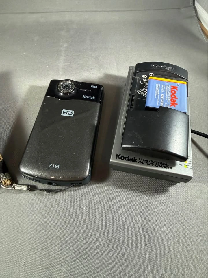 Kodak Zi8 Pocket Video Camera 1080P - photo 4