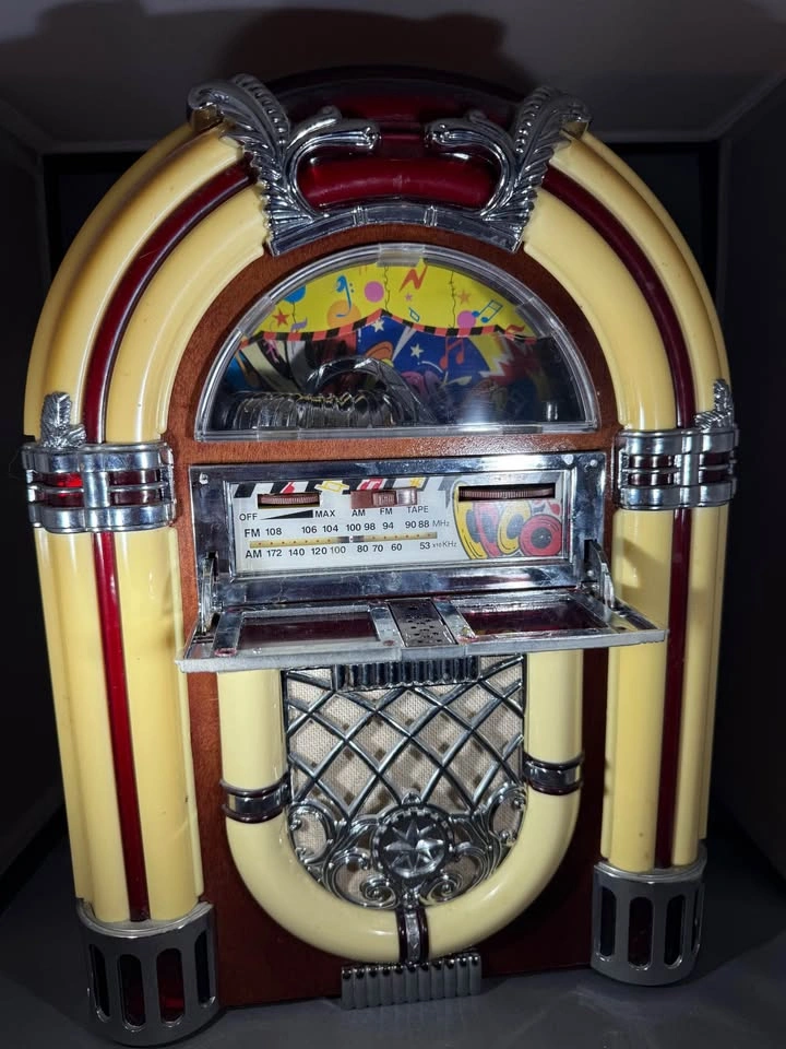 Thomas Vintage Jukebox Style Radio AM/FM Cassette - photo 2