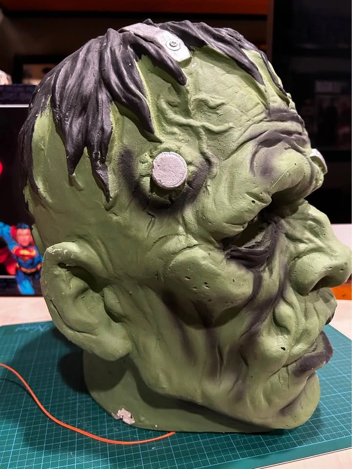 Frankenstein Ceramic Head. Hand Painted. 13” tall. Lights up. - photo 3