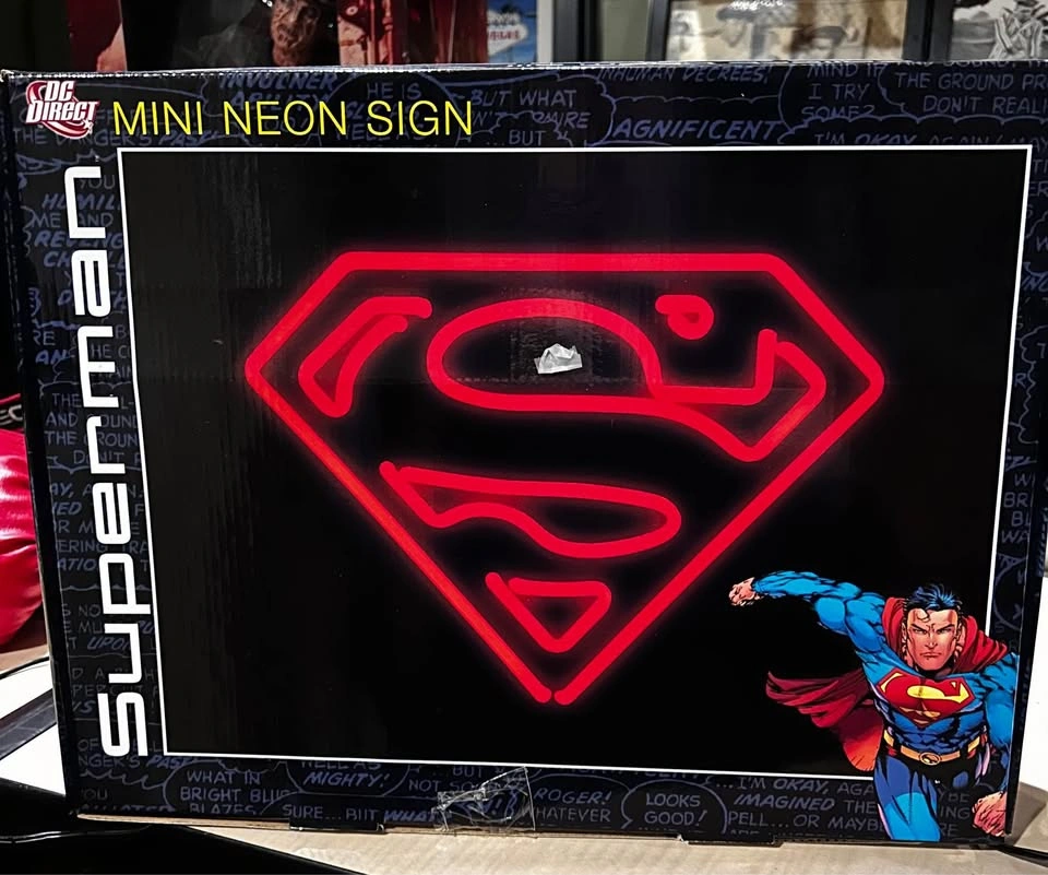 DC DIRECT NEON SUPERMAN LOGO LIGHT - photo 4