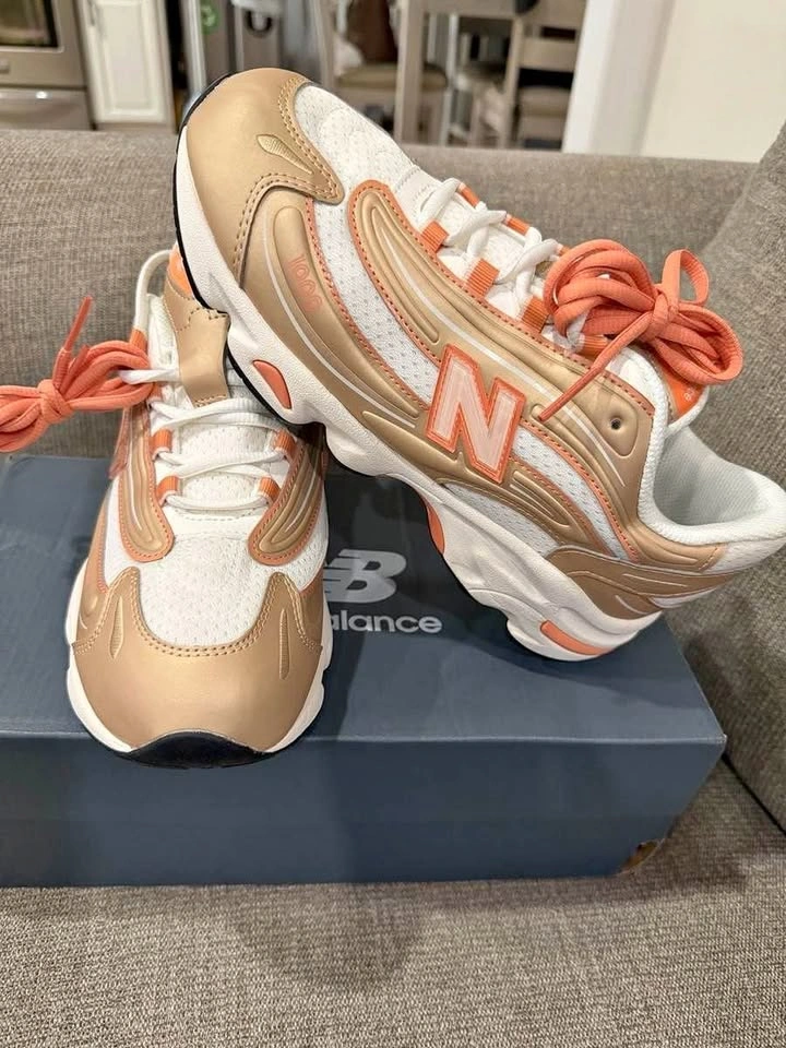 5.5Y New Balance 1000 White Gold