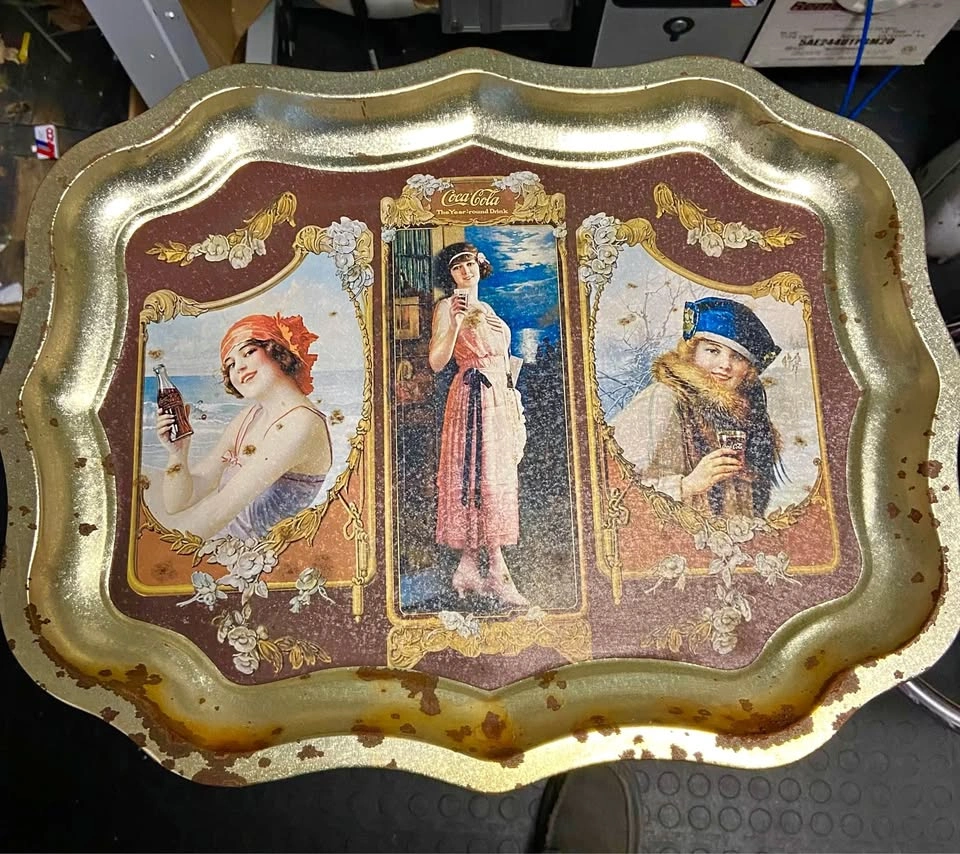 Coca Cola Vintage Tray Good condition. 17.5 x 14”