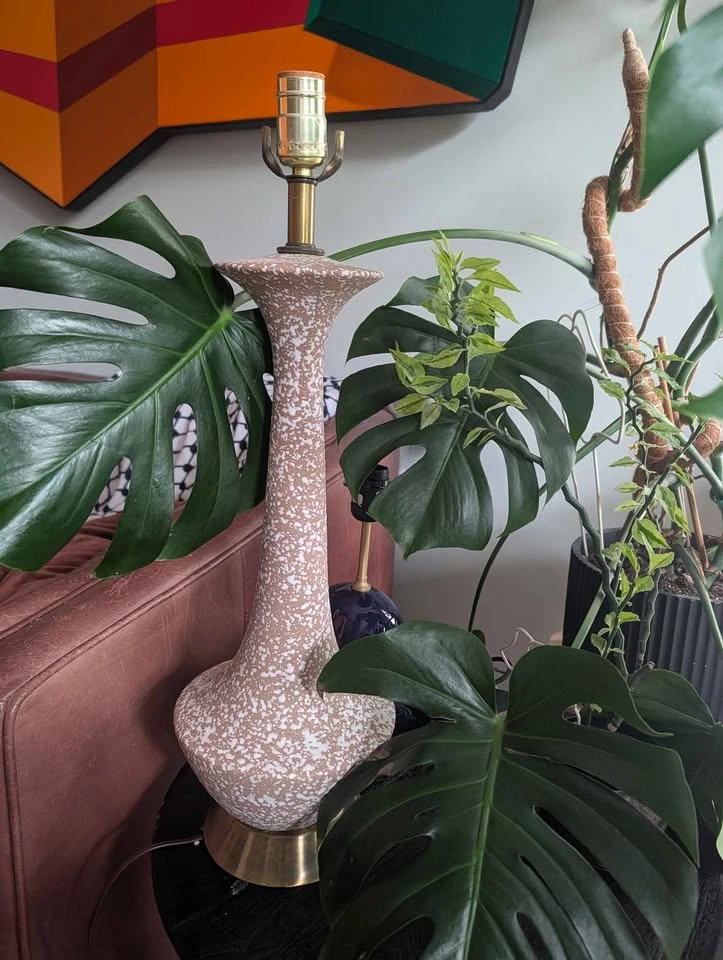(2) vintage pale pink with paint splotch effect lamp bases - photo 3