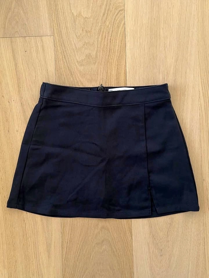 Hollister black high rise skort