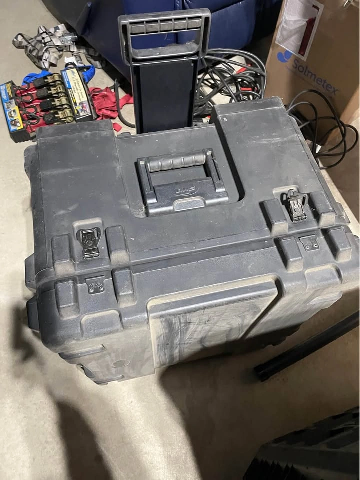 Waterproof utility case - photo 3