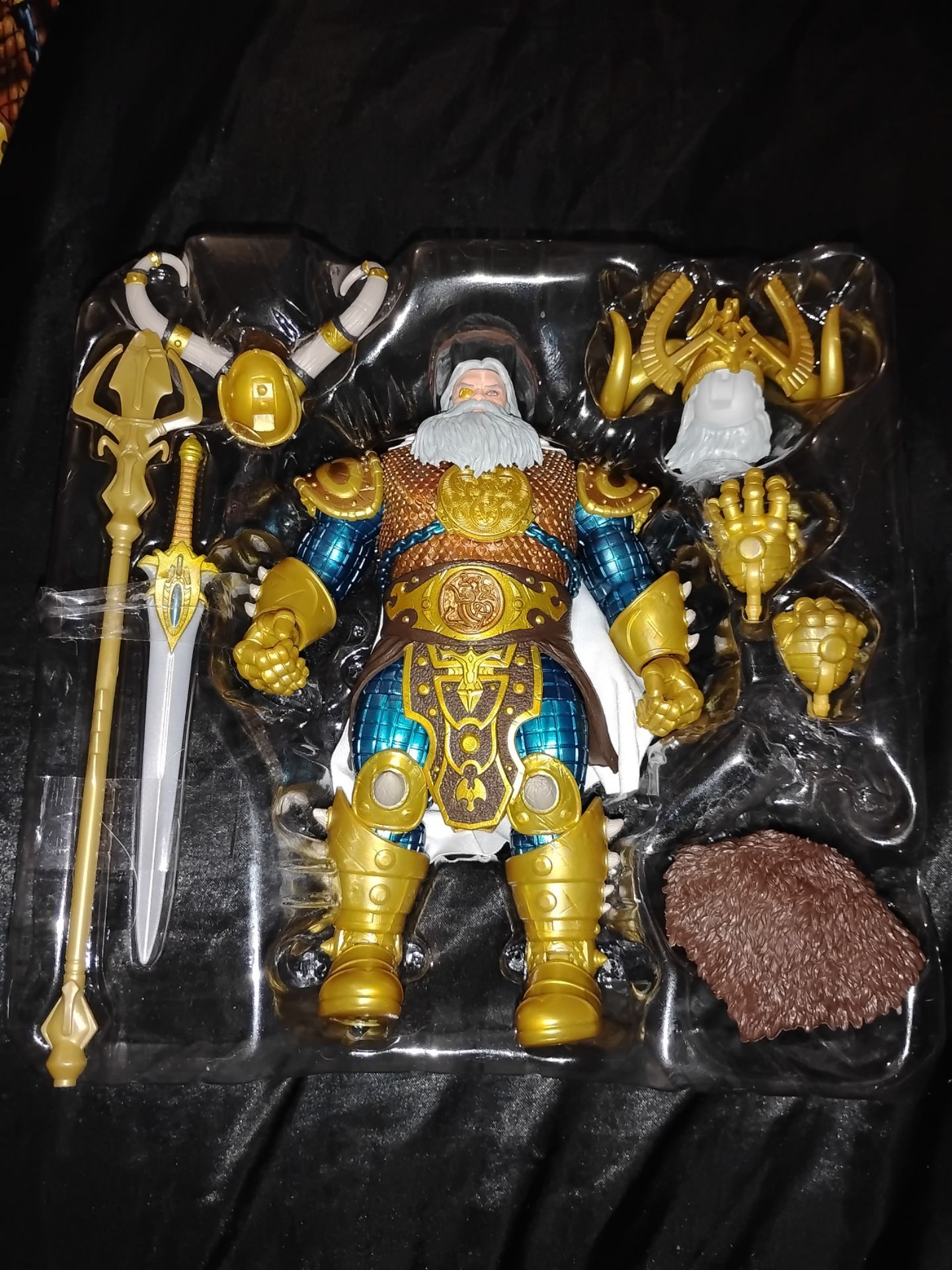 Marvel Legends Odin Action Figure - photo 4