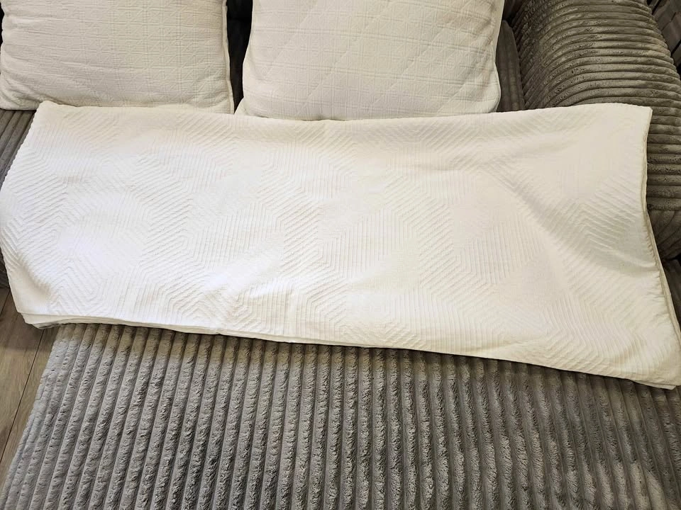 King size white elegant duvet cover and large Pillow Set