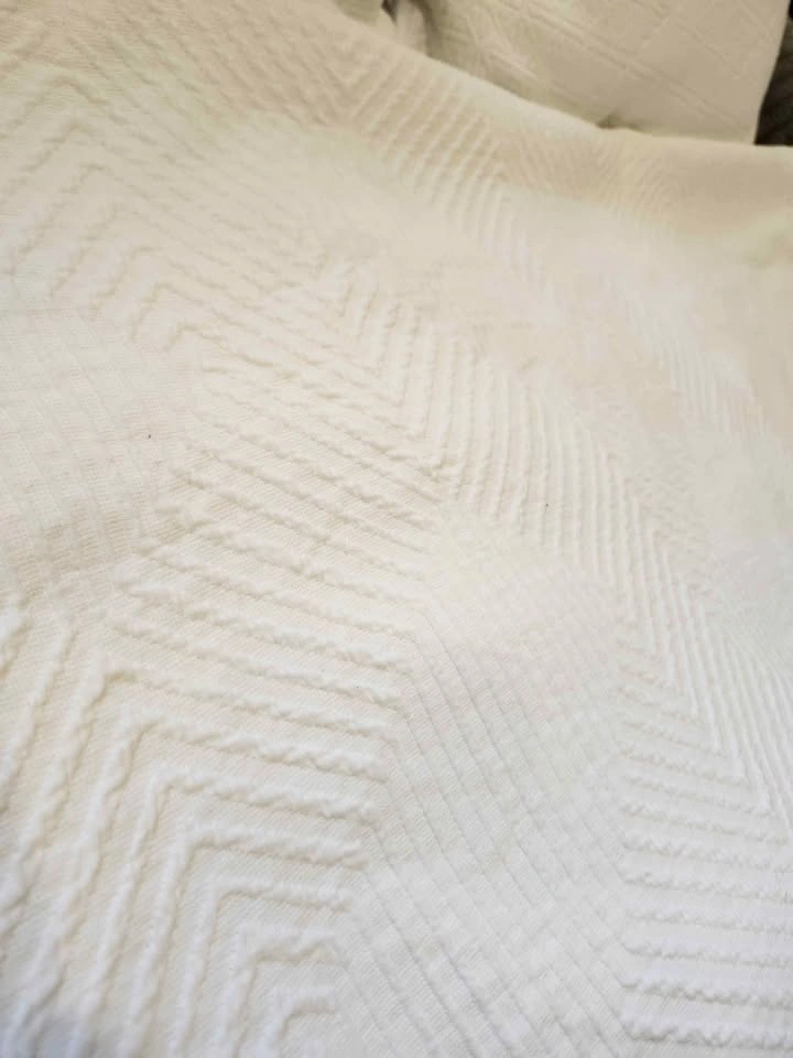 King size white elegant duvet cover and large Pillow Set - photo 2