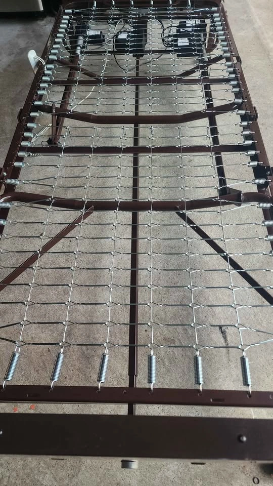 Medline Adjustable Motorized bed frame - photo 5