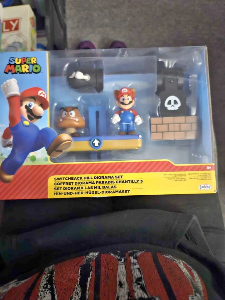 Jakks Pacific Super Mario Switchback Hill Diorama Set