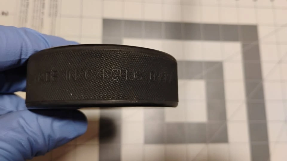 Detroit Red Wings Trench MFG Czechoslovakia Hockey Puck - photo 4