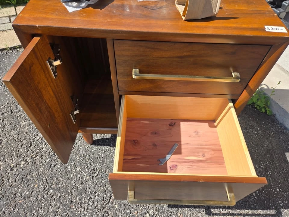 Marina Del Rey Nightstand with Power - photo 3