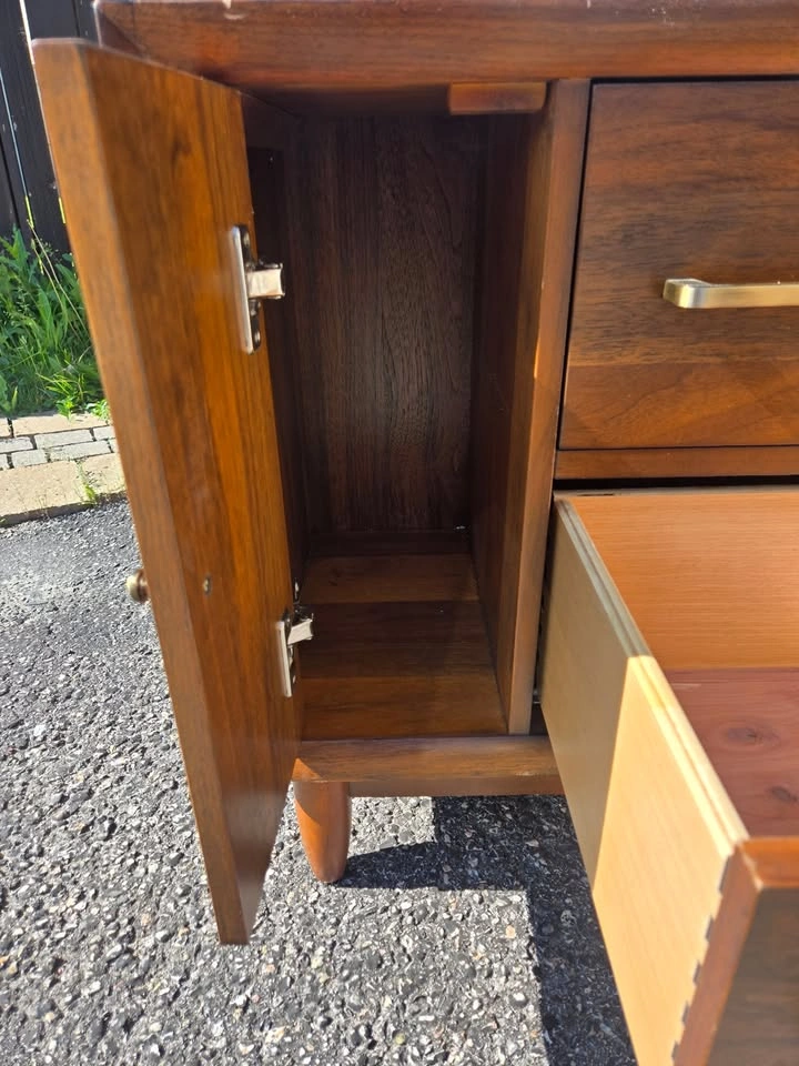 Marina Del Rey Nightstand with Power - photo 4