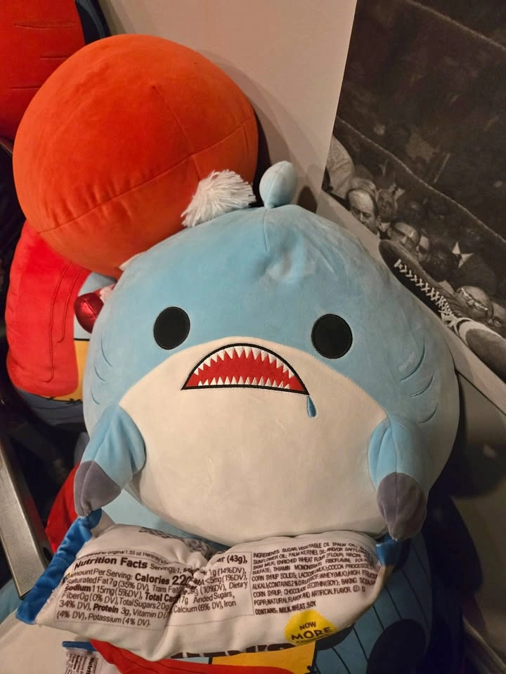 SNACKLES Plush 8" Shark & Hershey (Cookie n Cream)