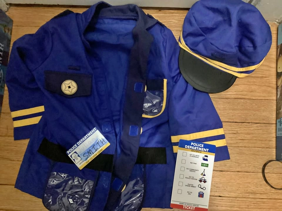 🏈 Size 3-6 kids Melissa & Doug Police Officer Role Play Costume
