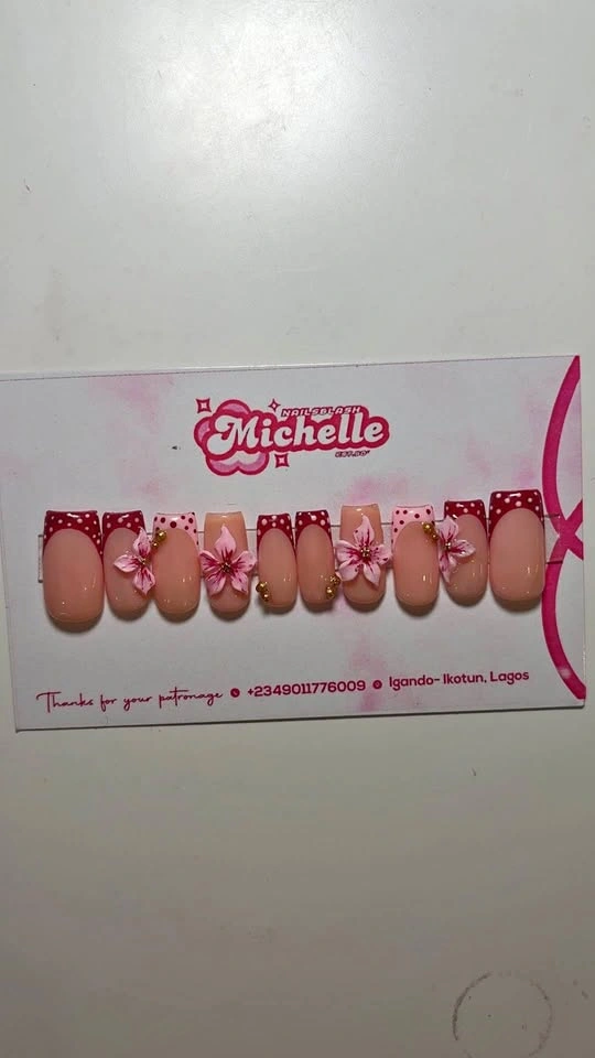 Press on nails