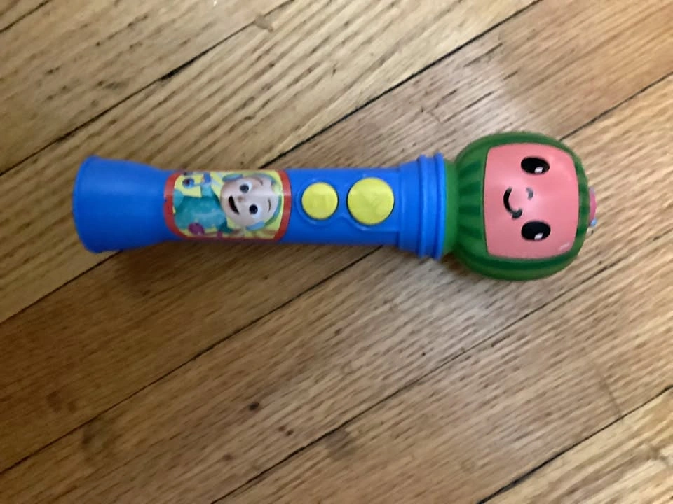🏈 CoComelon Sing-Along Toy Microphone