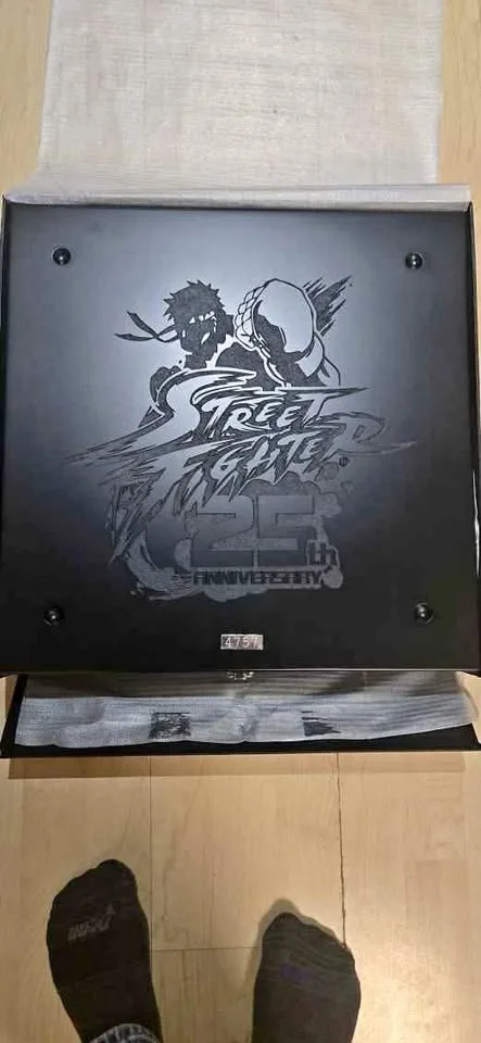 Street Fighter 25th Anniversary Chess Set thumbnail