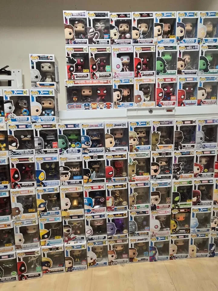 Assorted Marvel Funko Pops image indicator(5)