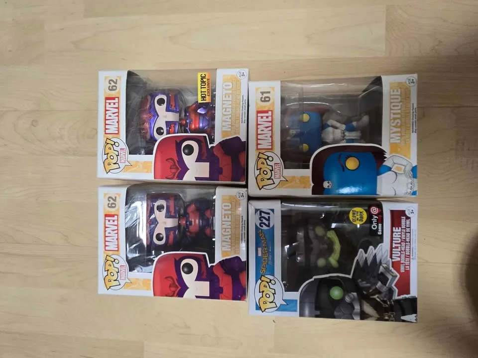 Assorted Marvel Funko Pops image indicator(7)