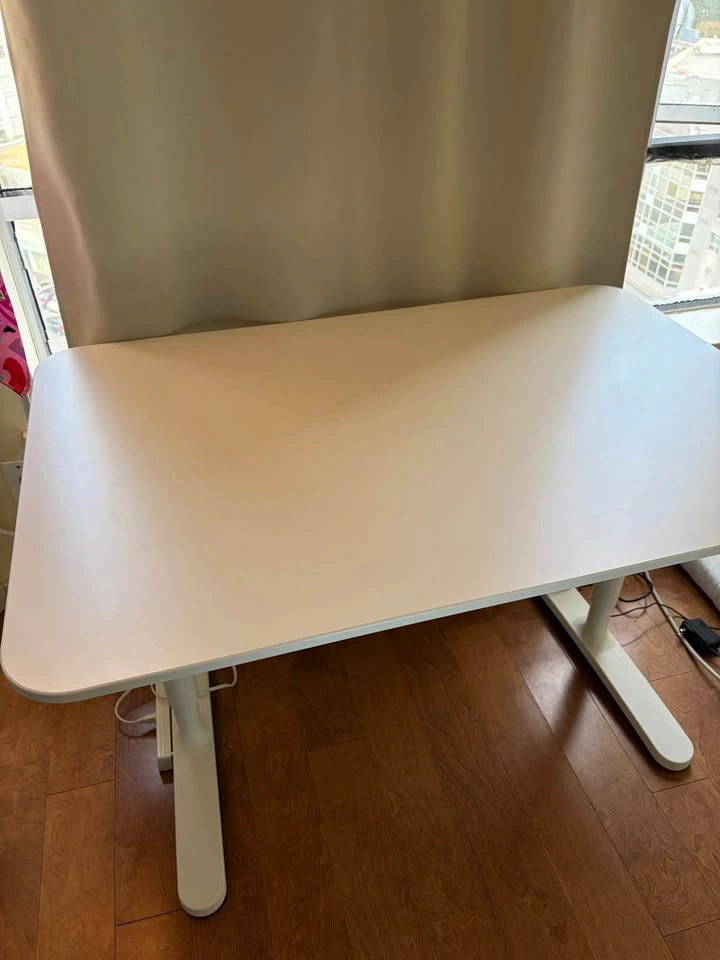 Bekant ikea desk - photo 2