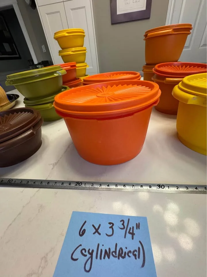 20-piece Vintage Tupperware image indicator(6)