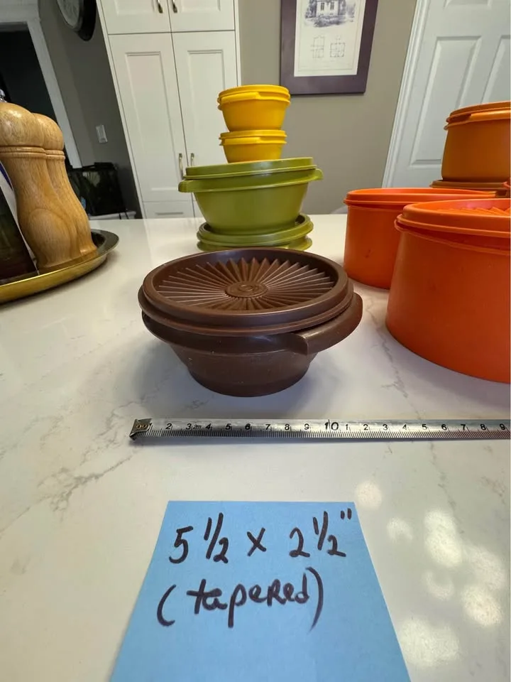 20-piece Vintage Tupperware image indicator(7)