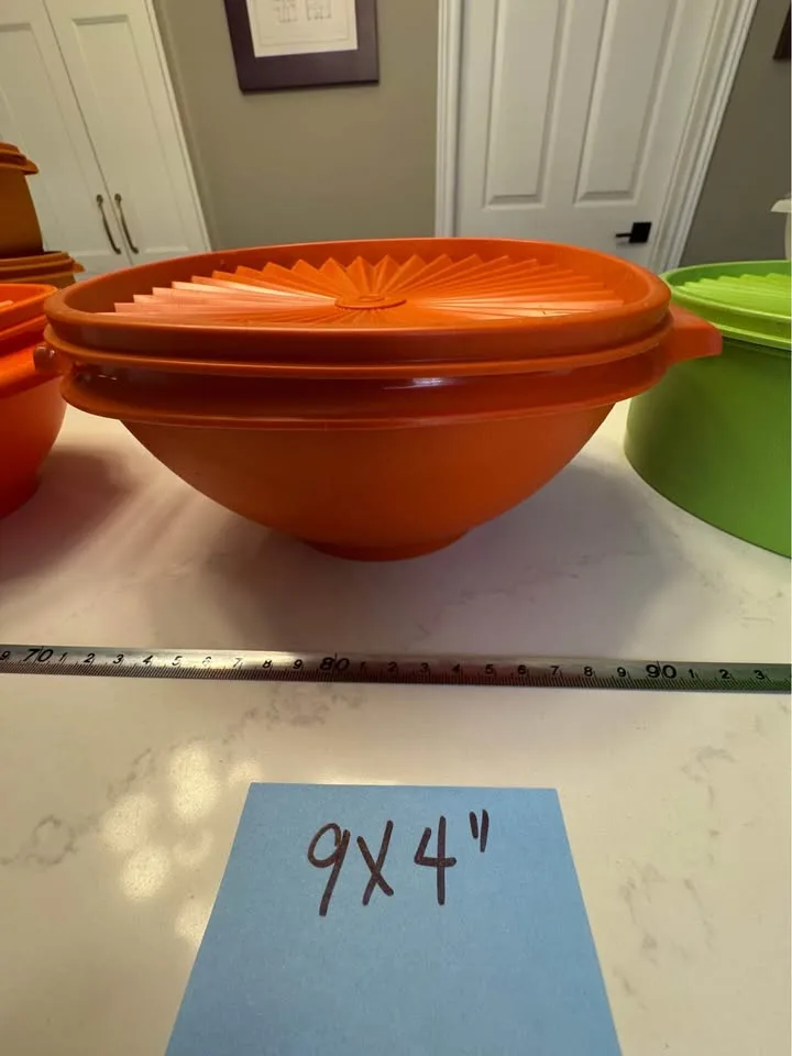 20-piece Vintage Tupperware image indicator(9)