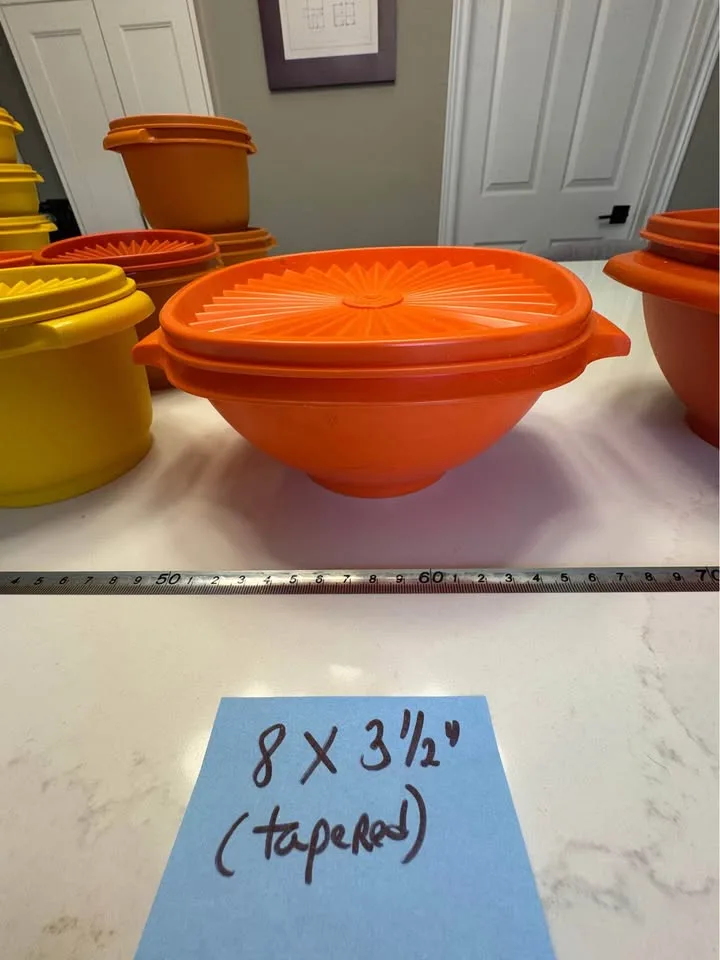 20-piece Vintage Tupperware image indicator(10)