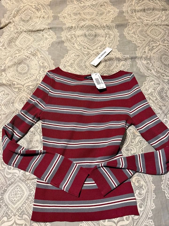 BNWT - Striped Burgundy fall sweater size L