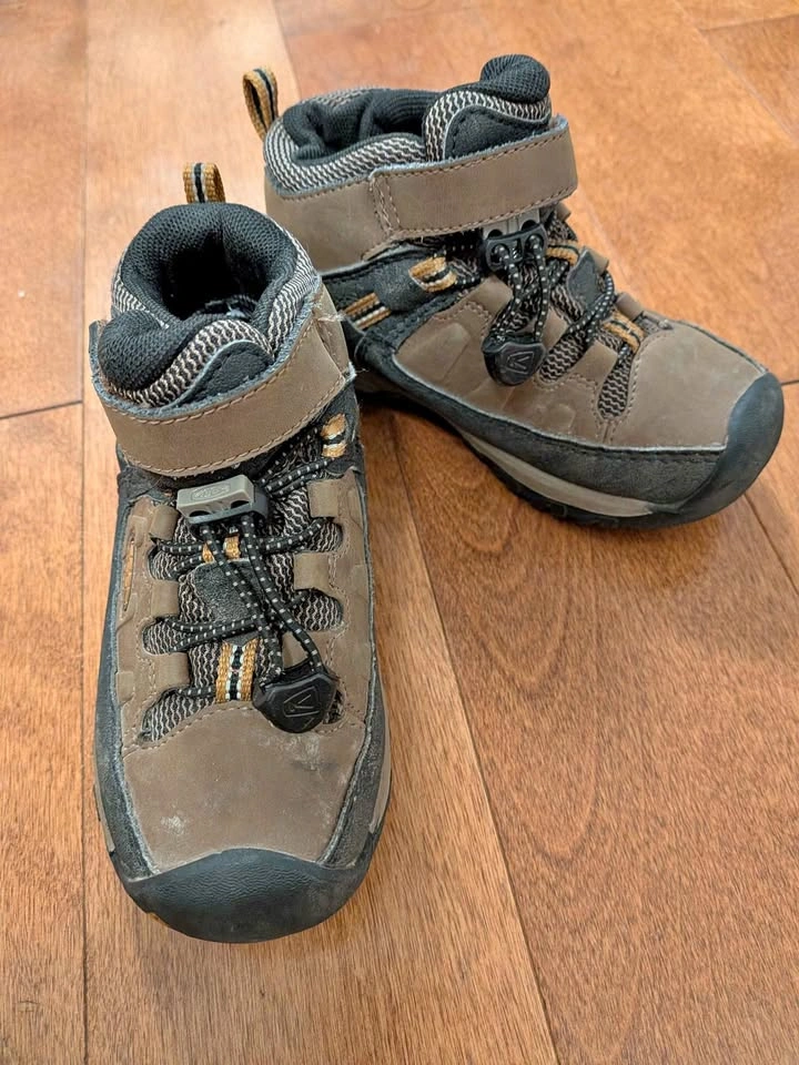 KEEN Targhee Kids' Hiking Boots Size 9 🏈