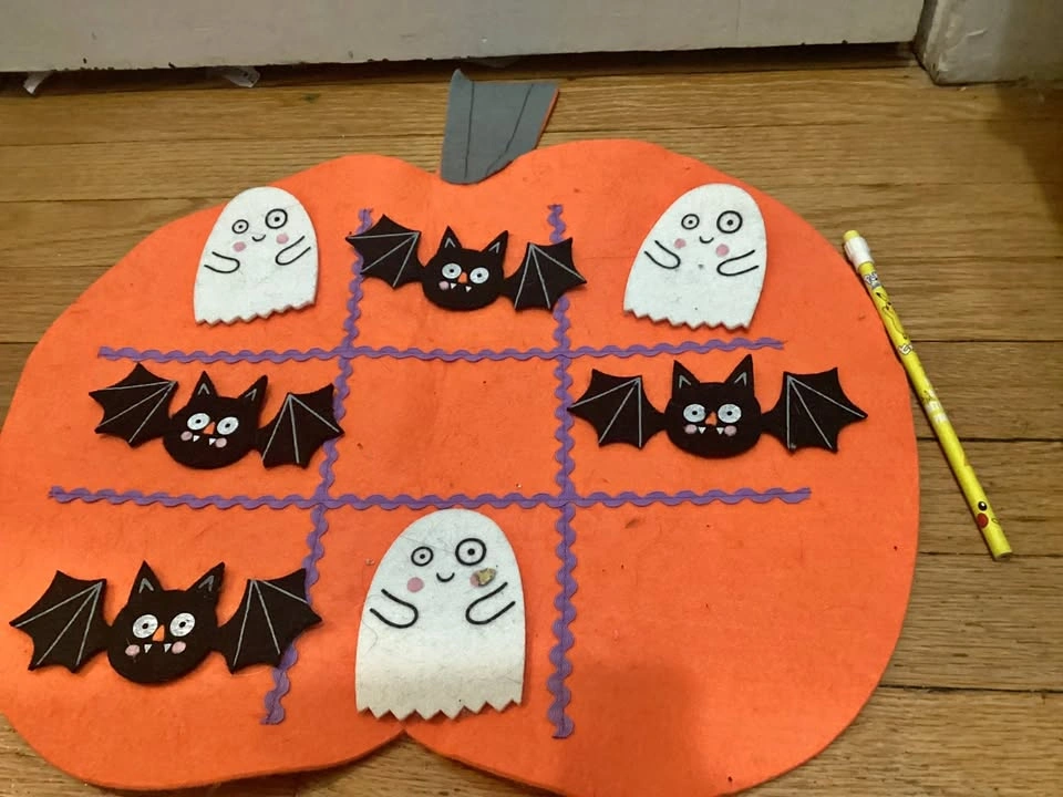 🏈 Halloween Pumpkin Felt Tic-Tac-Toe Game