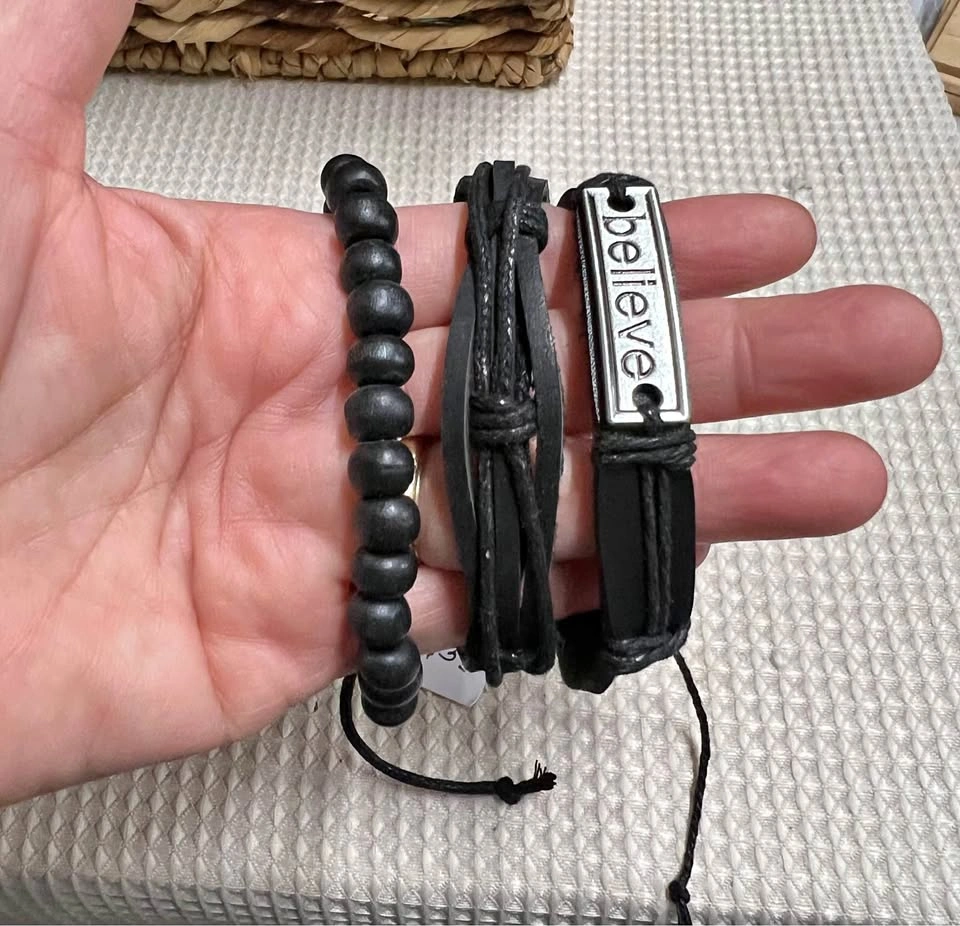 🏈 Set of 3 leather Bracelets