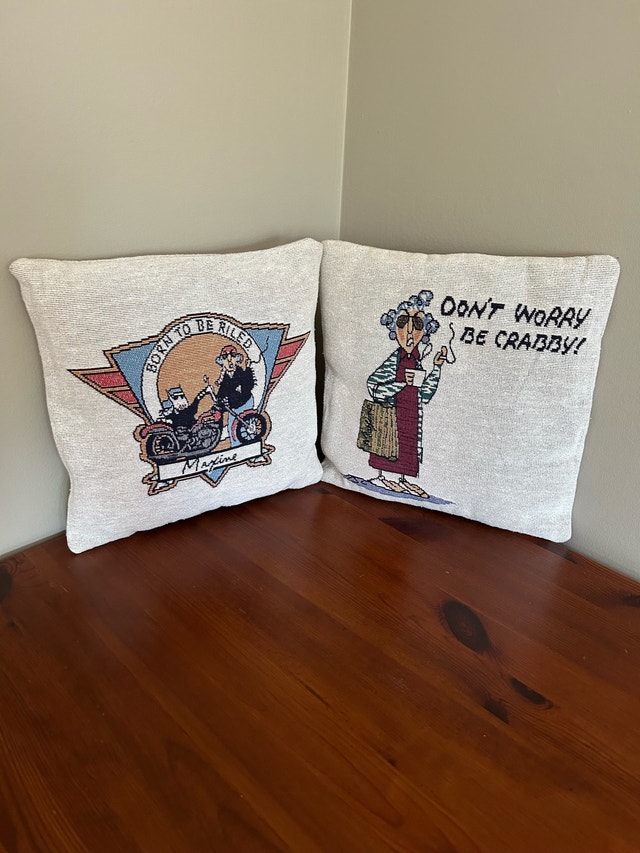 Maxine Cartoon Pillows (2) 🏈