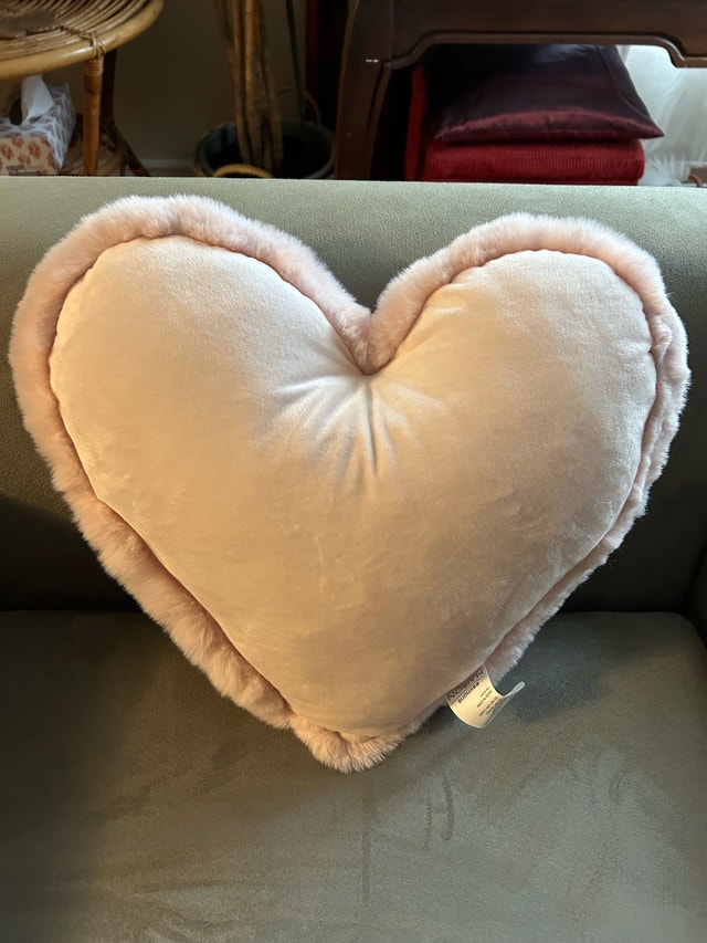 Simon’s Pink Heart Pillow 🏈 - photo 2