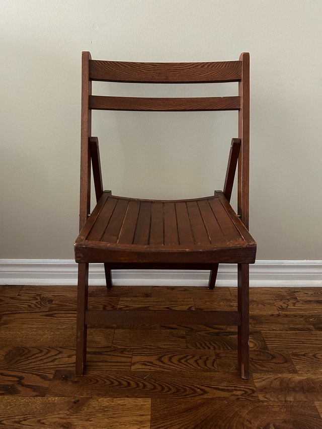 Vintage Shanghai Folding Chair 🏈