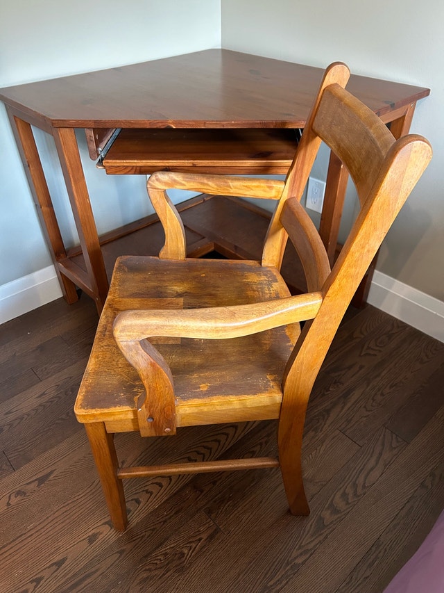 Vintage Wooden Chair 🏈 - photo 2