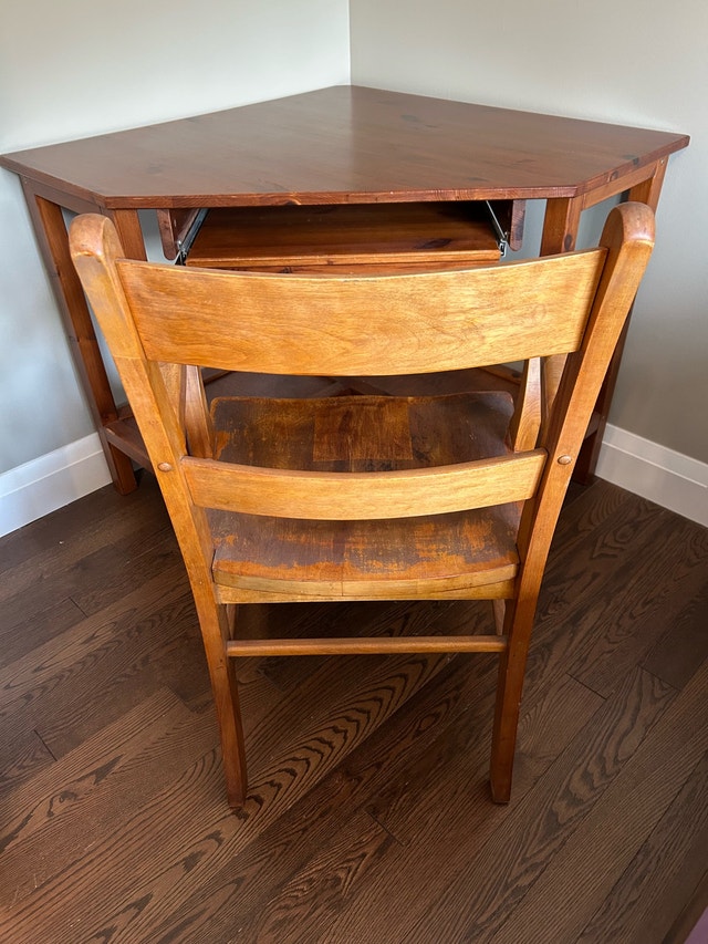 Vintage Wooden Chair 🏈 - photo 3
